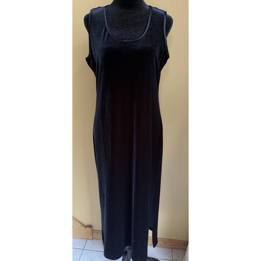 KC Spencer Black Long Velvet Dress Size 8P USA